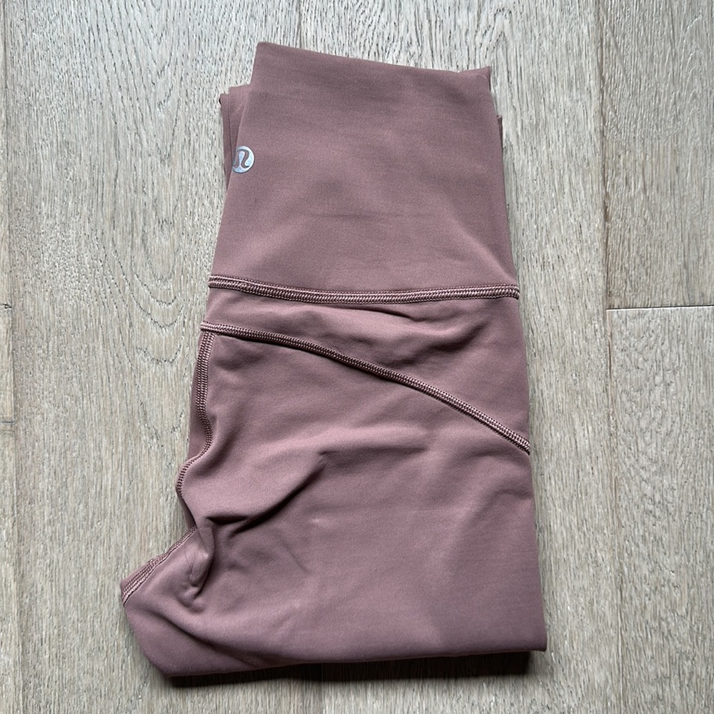 In movement 25" spanish oak size 2 lululemon euc